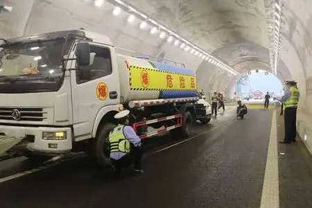 南京绕城高速G2501高速道路救援24小时拖车-拖车限重多少-汽车搭电服务附近